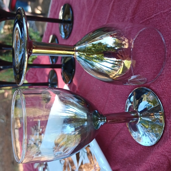Two clear to Silver Fade small wine glasses - Picture 2 of 6